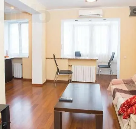 Apartment 2-х комнатная на подоле